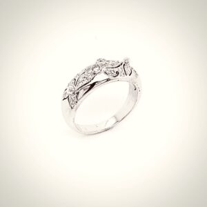 18K 2 tone Pavè set round brilliant diamonds band